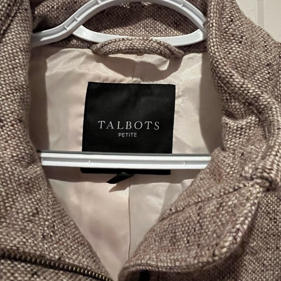 Fall weight jacket - Picture 3 of 12